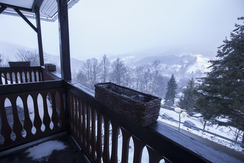 Willa Halinowka Krynica Zdroj Bilik gambar